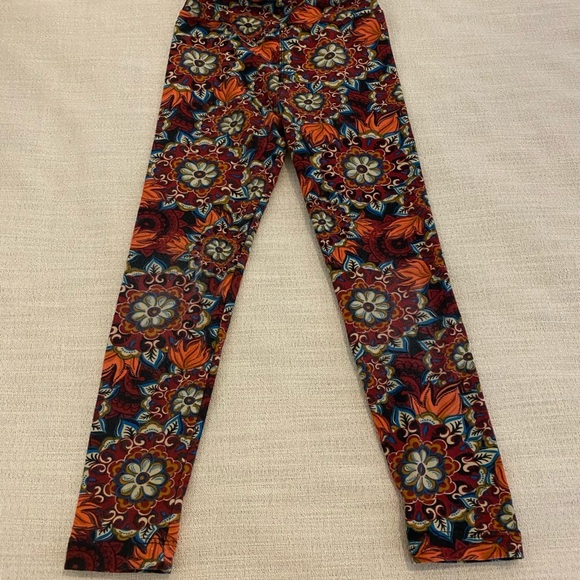 Lula Roe - Picture 6 of 8